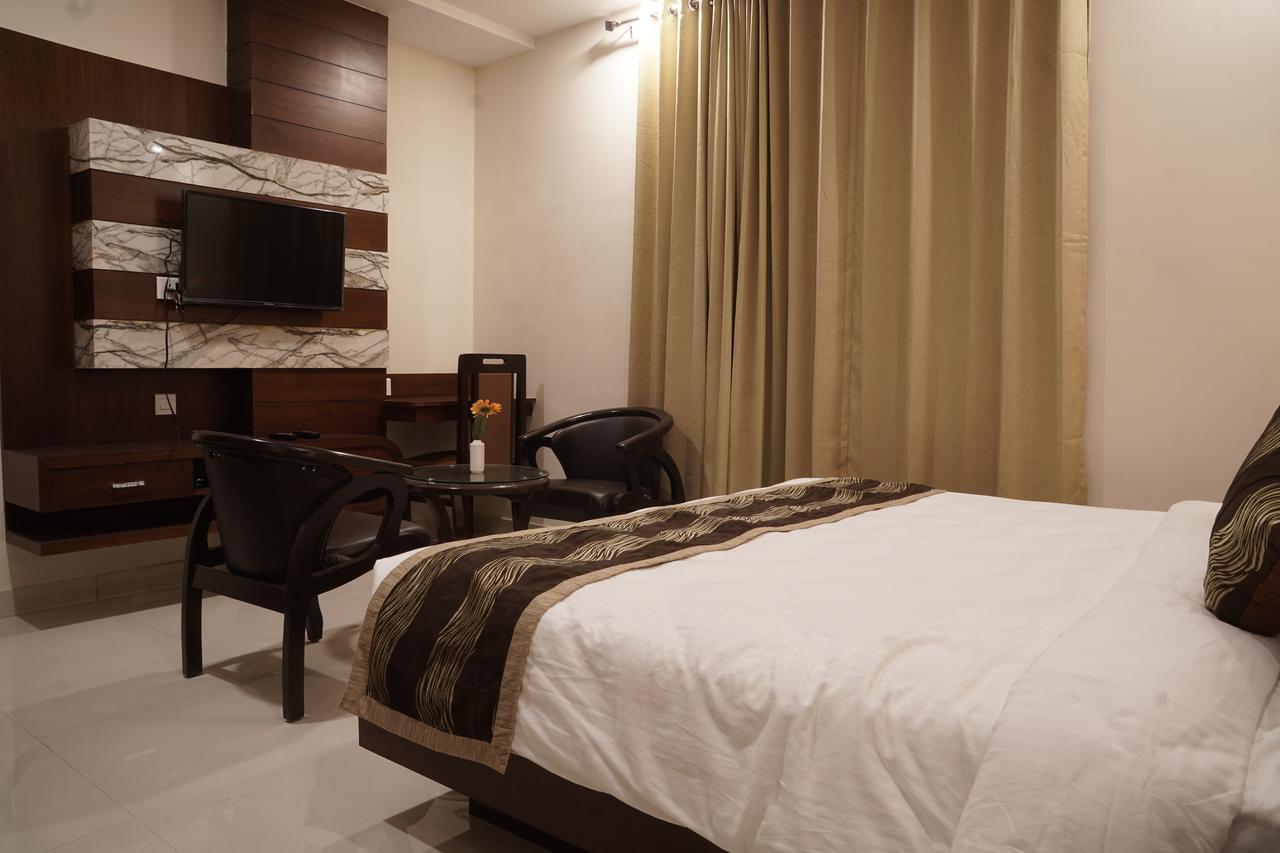 Admire Inn By Tgi Udaipur Exterior foto